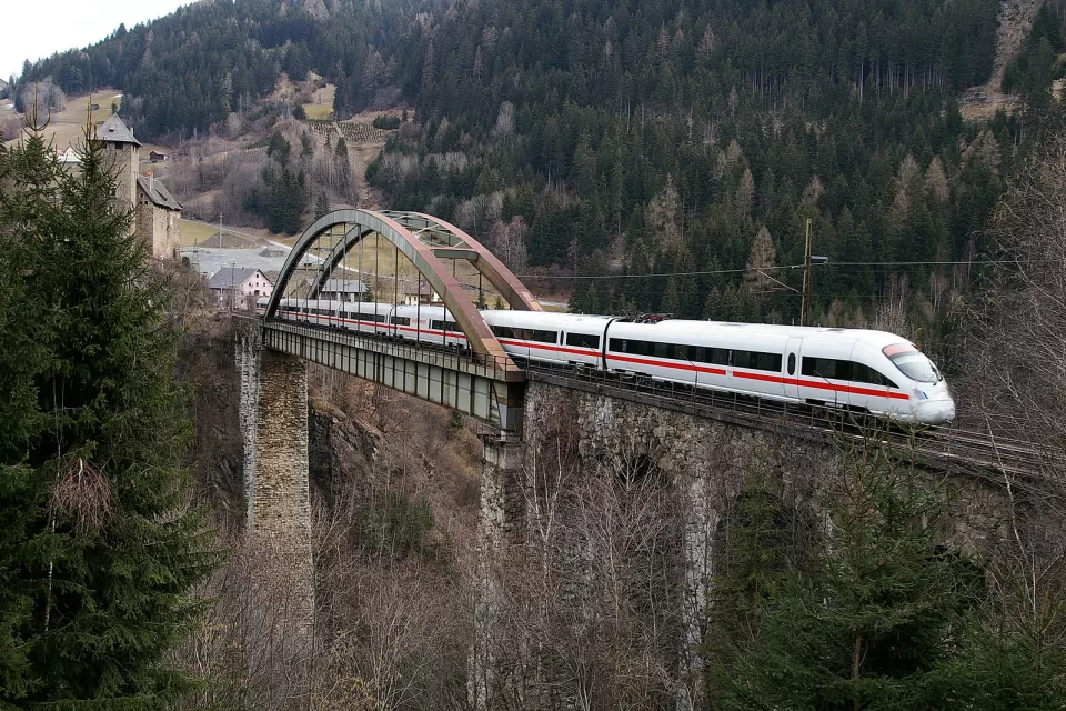 Train crossing the Trisanna Bridge in Tobadill, Austria